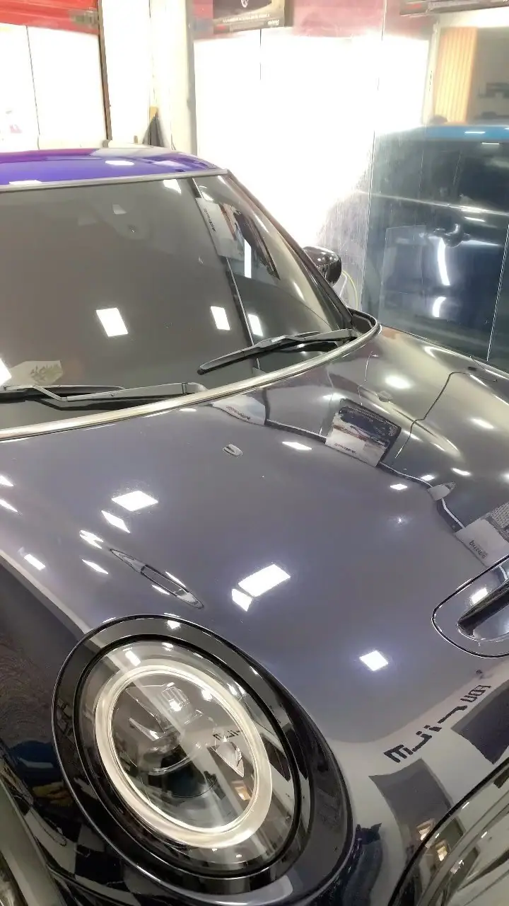 Carro com insulfilm aplicado pela Edu Film