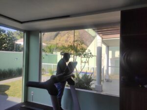 Película de segurança para vidro residencial 3 pelicula espelhada fachada de casa 5
