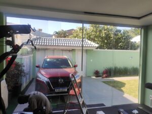 Película de segurança para vidro residencial 1 pelicula espelhada fachada de casa 6 visao por dentro